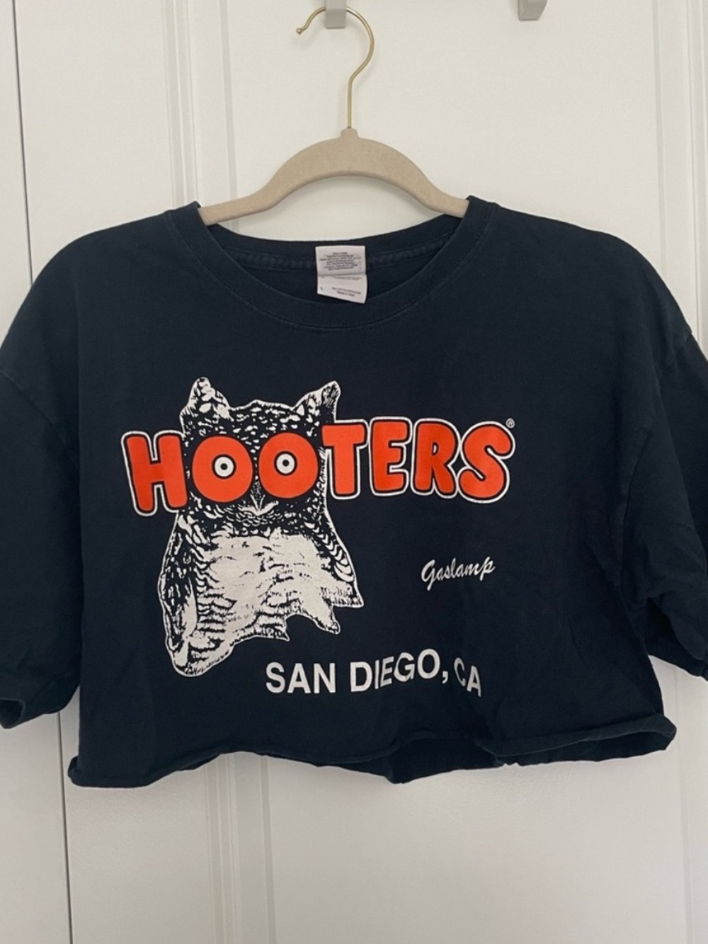 Cropped Hooters San Diego Tee Shirt